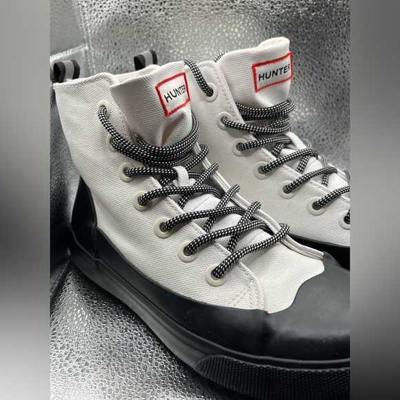 🎉HP🎉Hunter White and Black High-Top Sneakers - Picture 1 of 8